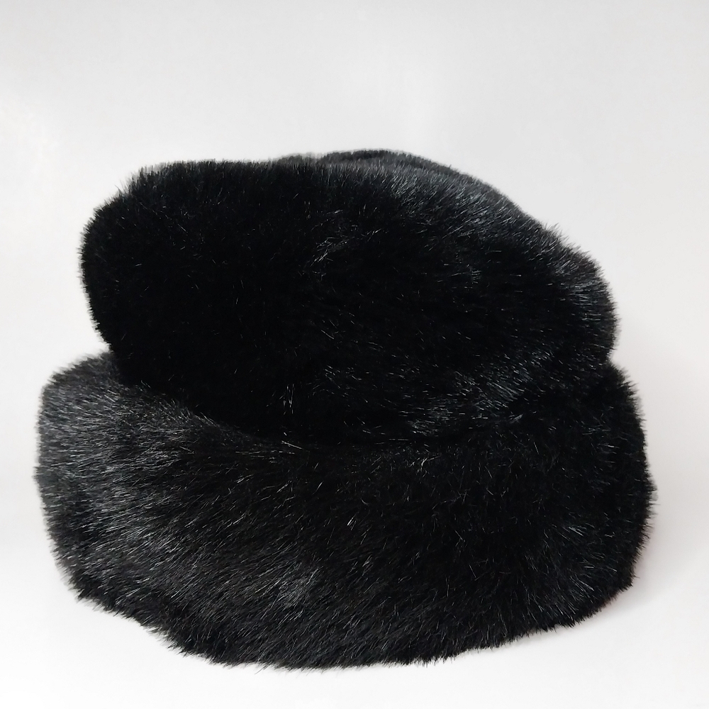 Black Faux Fur Worthington hat